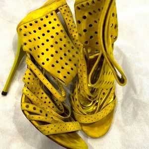Jimmy Choo size 40 yellow heals